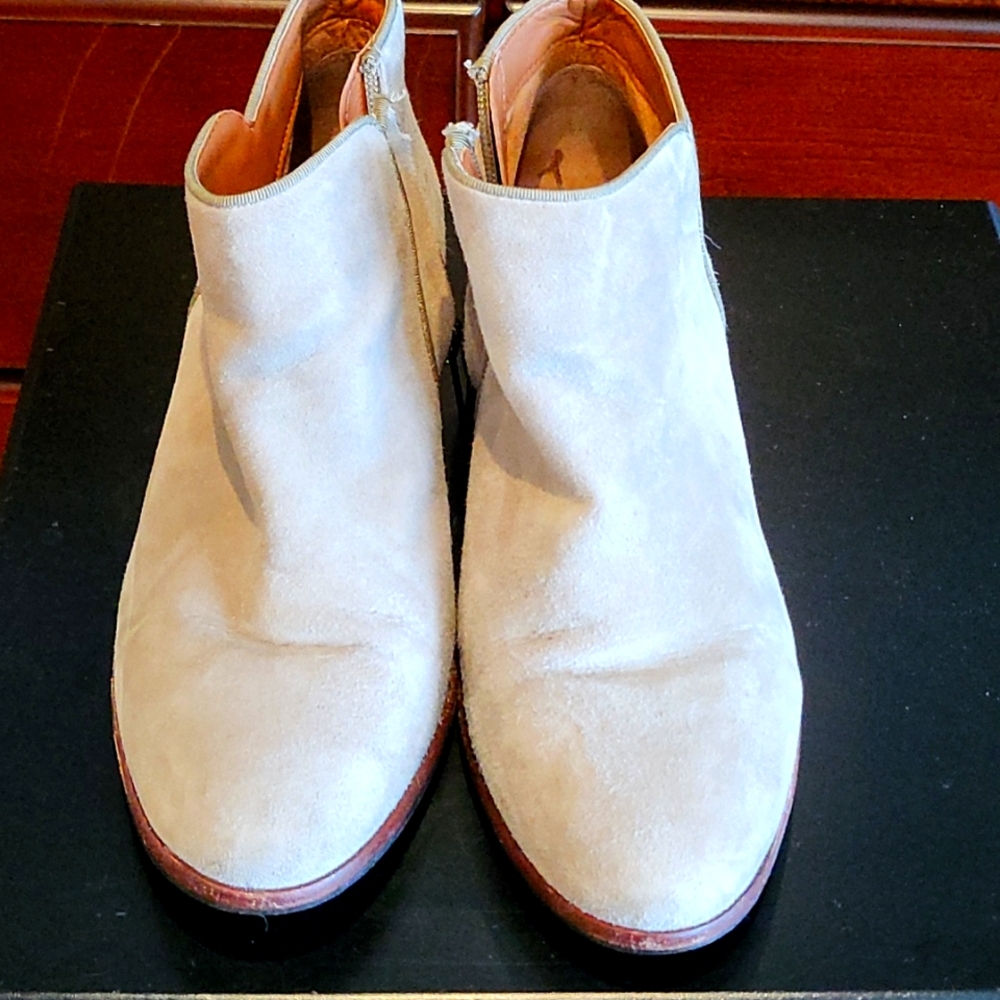 Ankle boots